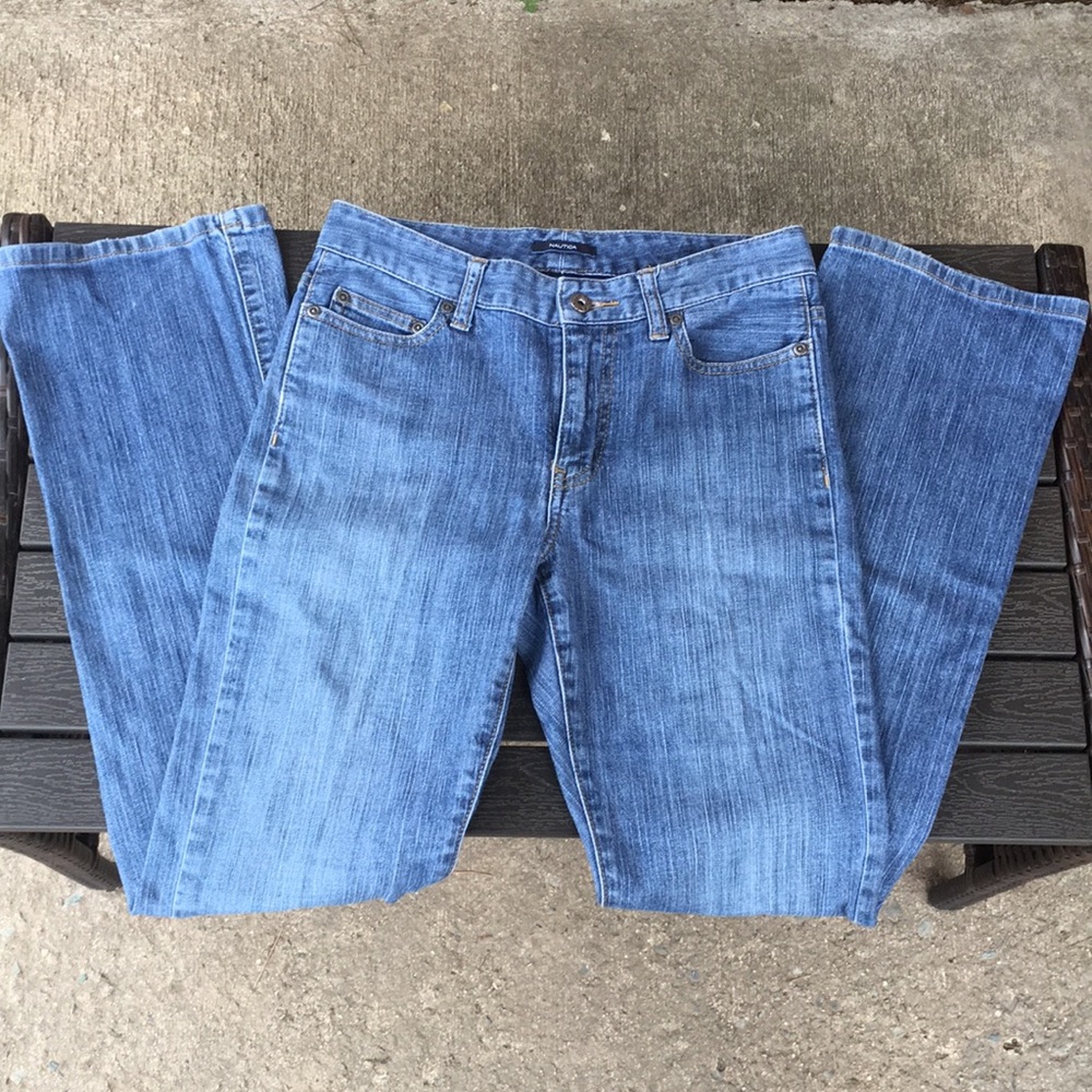 Nautica Ladies size 2 jeans EUC! - Picture 1 of 7